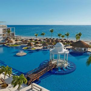 Now Sapphire Riviera Cancun